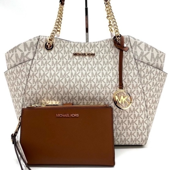 Michael Kors Large Chain Shoulder Bag & Double Zip Wallet Set Vanilla/Luggage - Picture 2 of 14